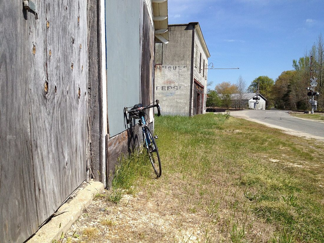 Main Street in Woodford, Virginia